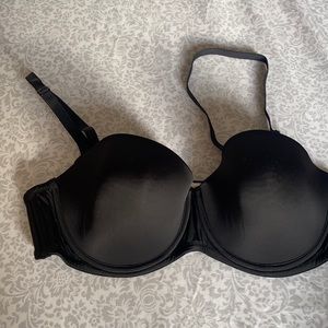 Black strapless bra with straps
